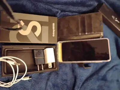 Samsung s 21 mint conditionscreen protector with box original, View more