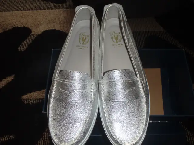 UGG Women's Jass Sneaker - Stylish and Comfortable.sz.9 in Women's - Shoes in Mississauga / Peel Region - Image 10