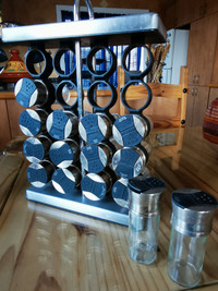 Spice rack / Rack à épices 