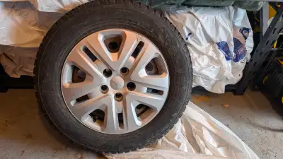 4 Pneus d'hiver cloutés 225/65R17 Toyo Observe G3-ICE vient sur 4 rims, 4 tpms, 4 cap de roues origi...