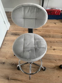 New Office Chair with Foot Ring, Rolling Stool with Wheels