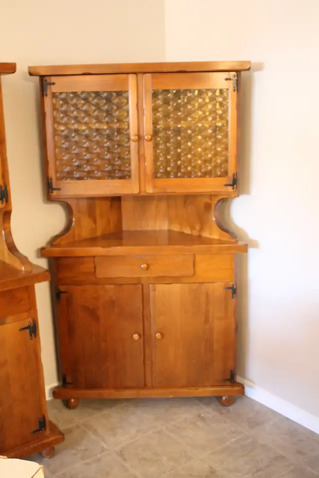 SOLID MAPLE DINING SET475021197601689600