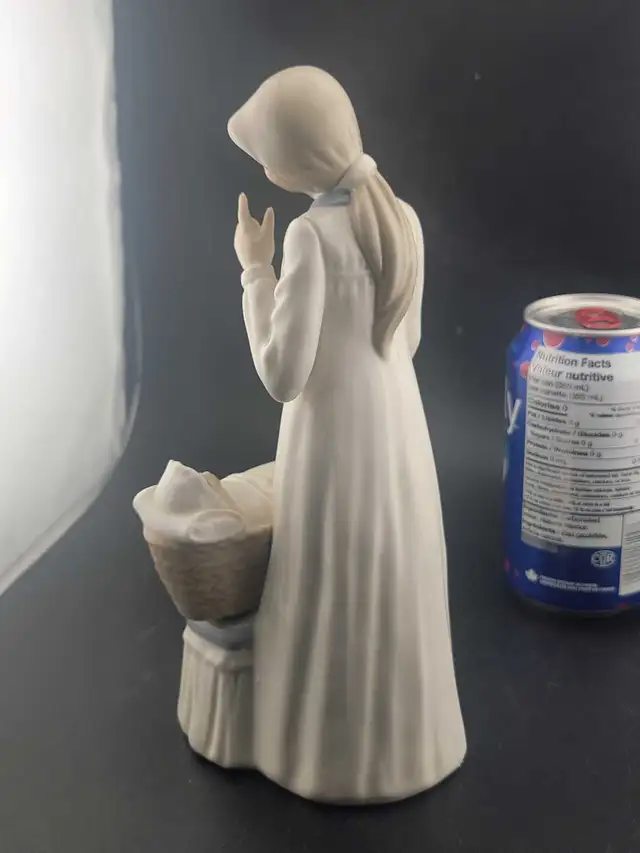 Tengra Mother and Baby Porcelain Figurine in Arts & Collectibles in Oshawa / Durham Region - Image 5