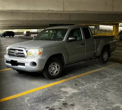 Selling my 2009 Toyota Tacoma SR5. 4×2 Access Cab 110k The truck runs great with no issues. Clean ti...