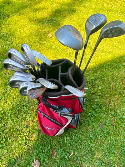 Multiple men’s, ladies, and senior’s golf clubs and sets available. -Men’s and women’s right handed...