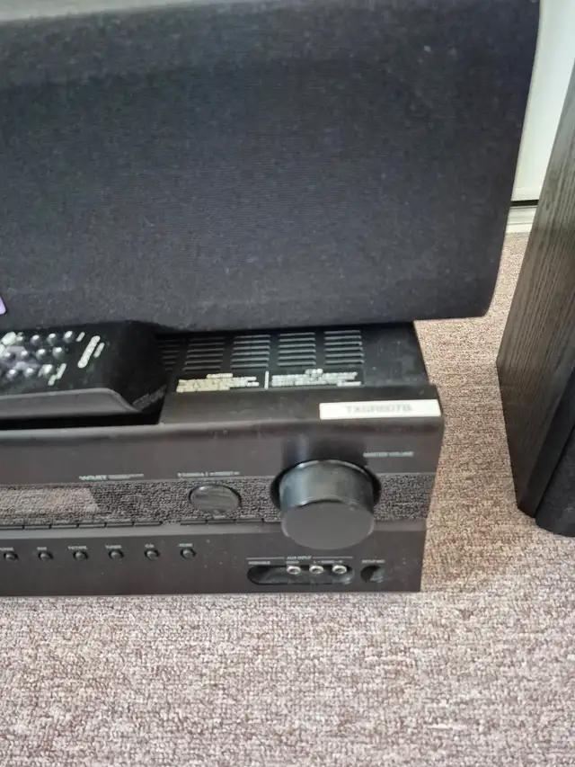 Home theatre receiver and speakers in Stereo Systems & Home Theatre in Edmonton - Image 4