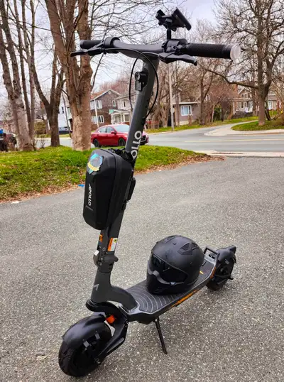 Apollo City Pro 2023 Electric Scooter + Premium Accessories – $1,399 Selling my Apollo City Pro 2023...