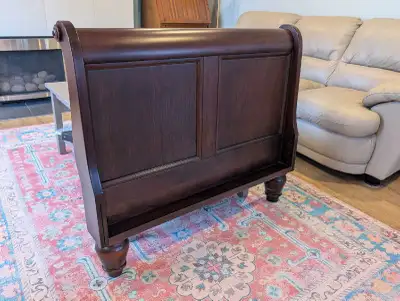 Solid wood single sleigh bed (Good condition), View more
