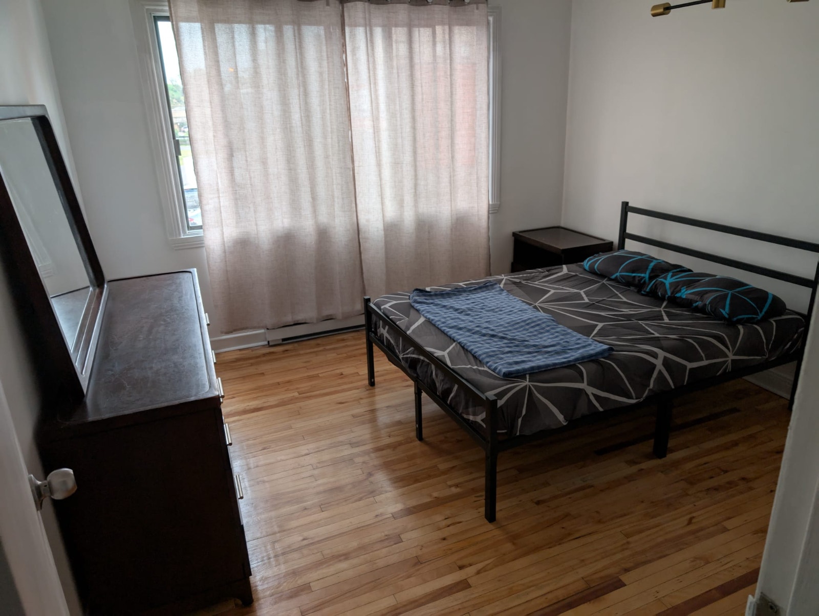 sous location chambre meublée privée dans un 4demi — photo 2