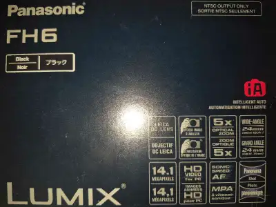 Caméra photo Panasonic Lumix, lentiles Leica, numérique, neuve, dans la boite avec accessoires. Étui...