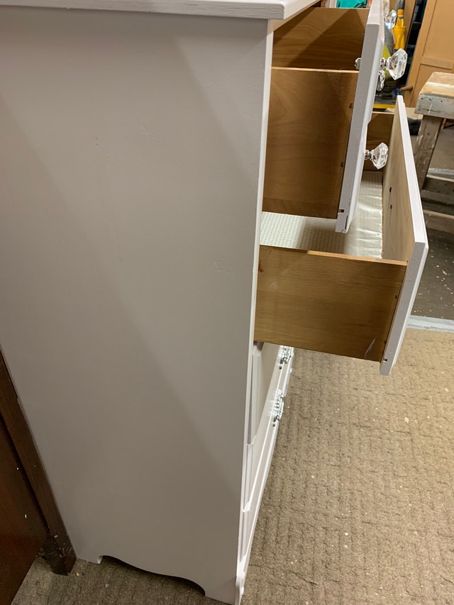 WHITE 5 DRAWER SOLID WOOD UPRIGHT DRESSER Dressers & Wardrobes