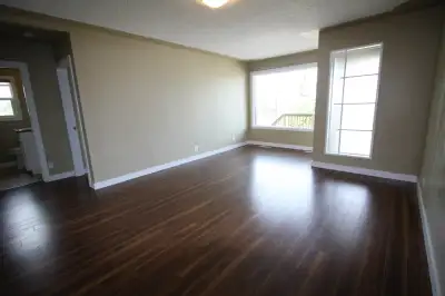Bright 2 Bedroom 1 Bathroom MAIN FLOOR Suite for RENT BOWDEN, AB