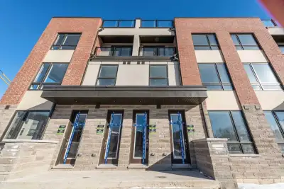 3 Bedroom Condo Townhome available ForRent With Following Features: - Modern Finishes And Private Ro...