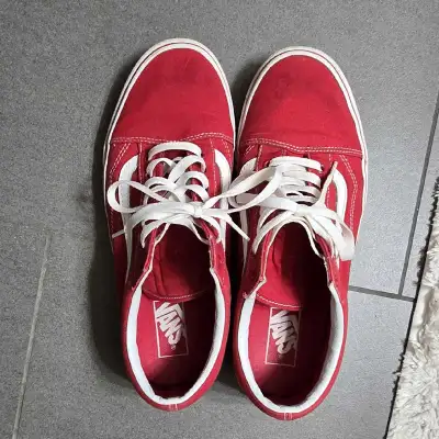 Men's VANS OLD SKOOL Red/White Sz 10 EUC, View more
