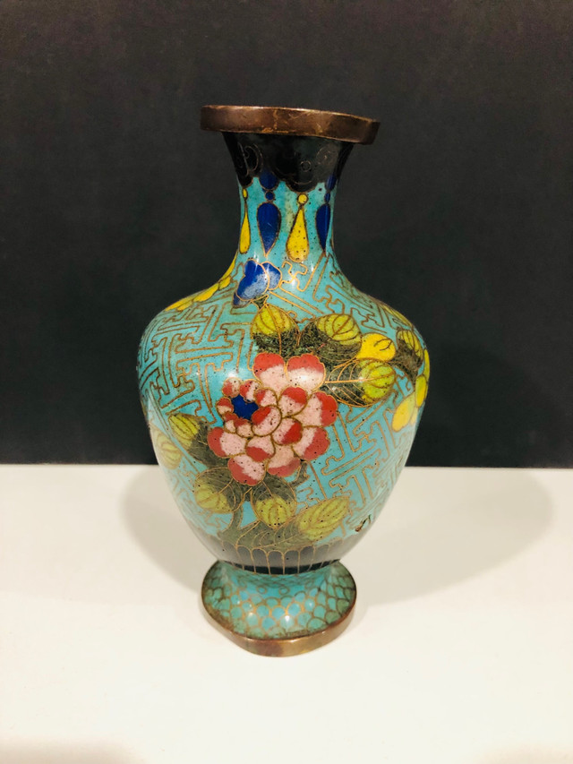 Antique Chinese cloisonné vase in Arts & Collectibles in Oshawa / Durham Region - Image 2