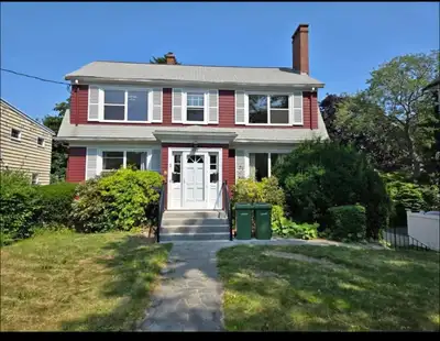 Room for Sublet – South End Halifax (Next to SMU) 817 Tower Road, Halifax, NS B3H 2Y1 Available Fbru...