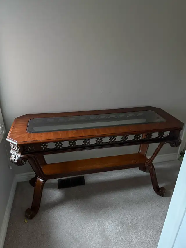Vintage Style Entrance table/Couch table in Other Tables in Markham / York Region - Image 2