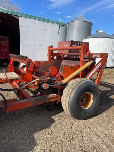 XL 78 HIGHLINE/ROCKMASTER ROCK PICKER. HYD. DRIVE & HYD. SWING HITCH. VERY NICE MACHINE. FIELD READY...