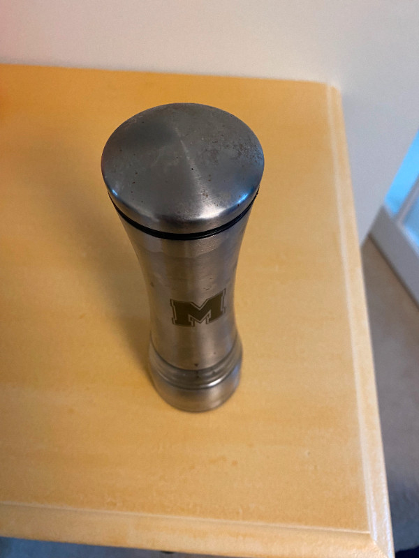 Battery-powered pepper grinder in Kitchen & Dining Wares in Oakville / Halton Region - Image 2