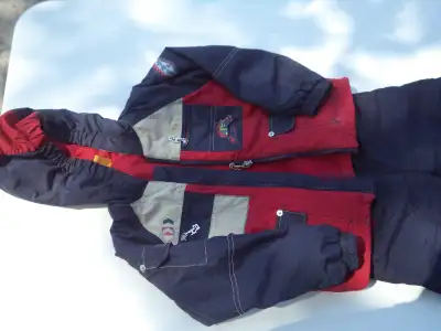Vêtements et manteaux garçon 2-3 ans en parfait état, View more
