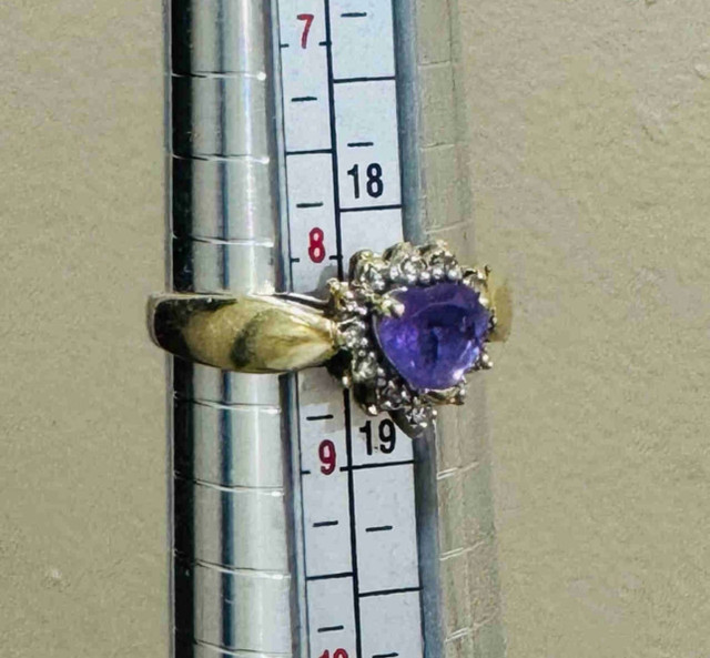 Diamond 10K Gold Heart Ring in Jewellery & Watches in Oakville / Halton Region