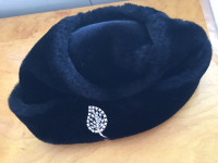 Woman's Faux Fur Hat - Black