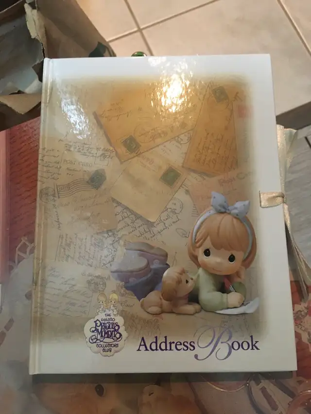 Precious Moments Figure & Collectible Box & Stationary Set in Arts & Collectibles in Markham / York Region - Image 6