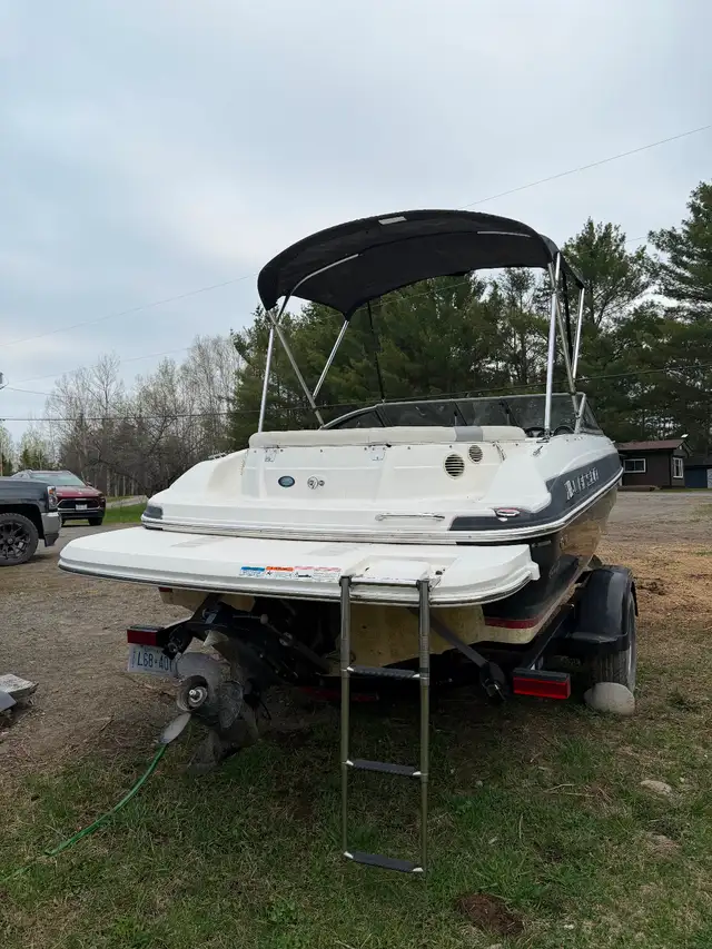 2014 18’ Larson Boat and Trailer in Powerboats & Motorboats in Sudbury - Image 5