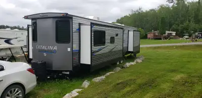 Reduced price Bought new in spring 2022 40 feet 3 slide outs Patio door Deck and wheel chair Ramp 1...