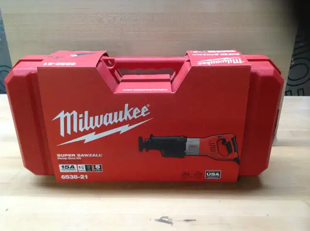 NEW Milwaukee Super Sawzall 6538-21 – UNOPENED! in Power Tools in Saint-Jean-sur-Richelieu - Image 4