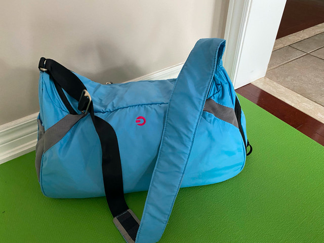 Yoga bag -  like new in Exercise Equipment in Markham / York Region - Image 2