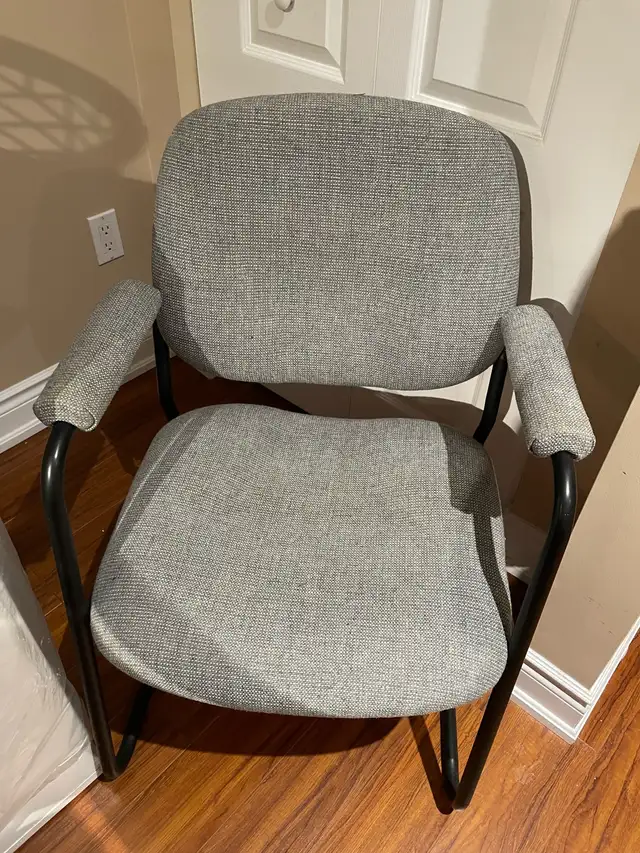 office chair  in Chairs & Recliners in Markham / York Region - Image 2