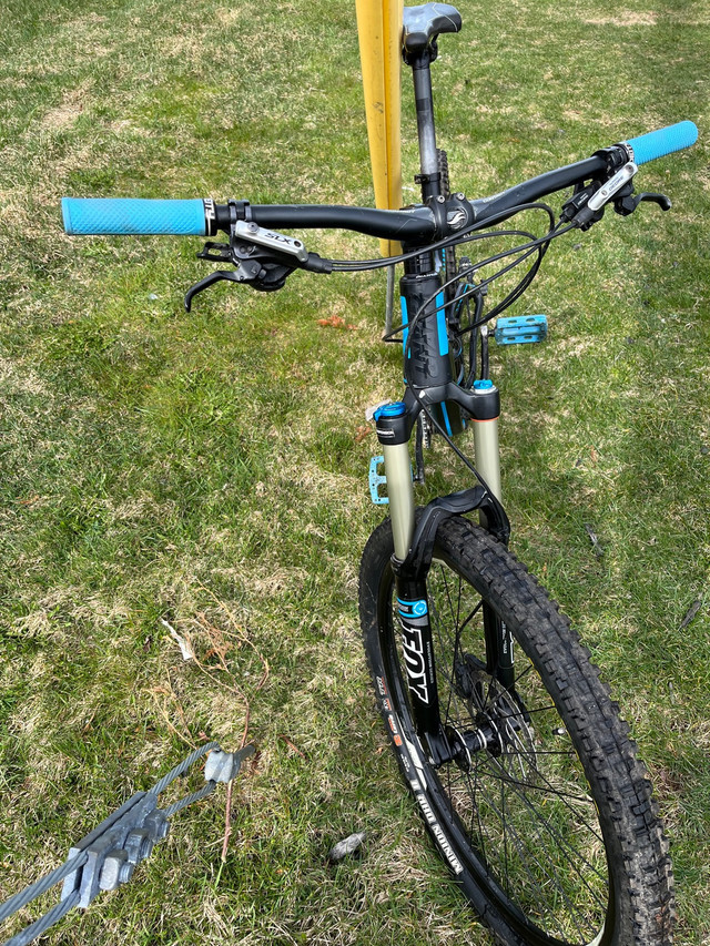 2015 Giant Trance 2 L in Mountain in City of Halifax - Image 2