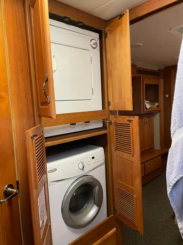 2006 Monaco Kinght PDQ Motorise in RVs & Motorhomes in Sherbrooke - Image 4