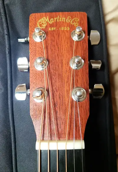 LITTLE MARTIN Acoustic / Electric Guitar w Bag, View more