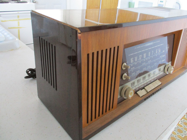 Antique Shortwave Radios dans Appareils électroniques  à Ville de Montréal - Image 3