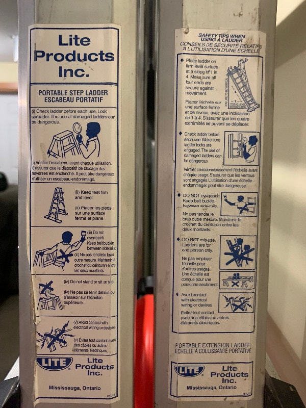 Échelle type escabeau portatif en aluminium marqué Lite Échelles et