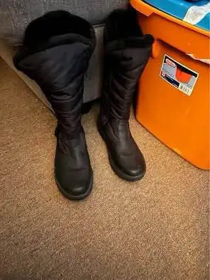 Ladies Size 8 Winter Boots, View more