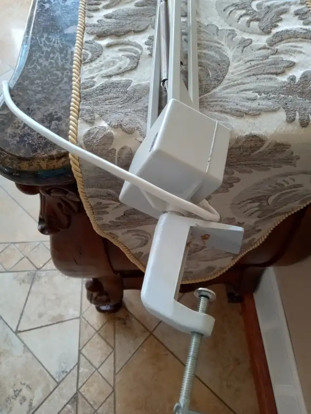 Extension reading Lamp/Light H- 40"- Like New in Indoor Lighting & Fans in Kitchener / Waterloo - Image 5