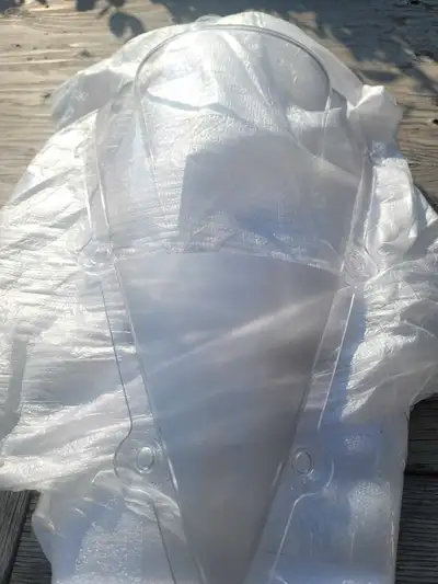 Brand new aftermarket windshield for yzfr1 Clear