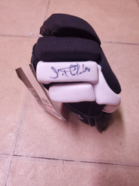 Jose Theodore autographed hockey glove