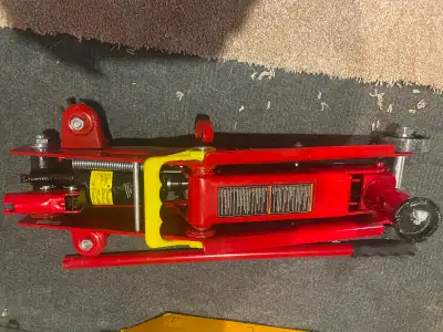 It’s only been used very briefly (maybe 4-5 times) within the last 3 months of owning it. The oil is...