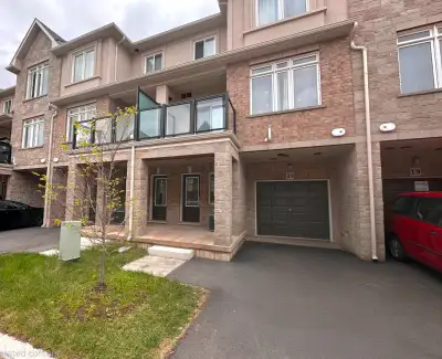 Brand New Luxury Townhouse 3 Bedroom 2.5 Bathroom 1500ft² No Utilities Included 2 Parking in total D...