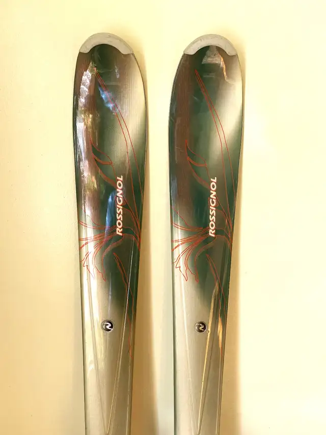 Rossignol Downhill Skis 160 cm with Look Bindings Ski Alpin in Ski in City of Montréal - Image 3