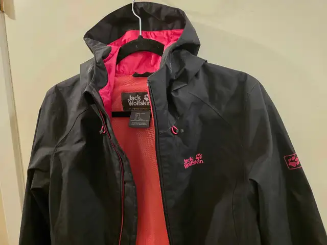 Jack Wolfskin Womens Arroyo Jacket  in Women's - Tops & Outerwear in Edmonton - Image 3