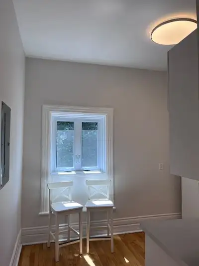 Top floor duplex 4 bed - just two blocks to uOttawa, Father&Sons, View more
