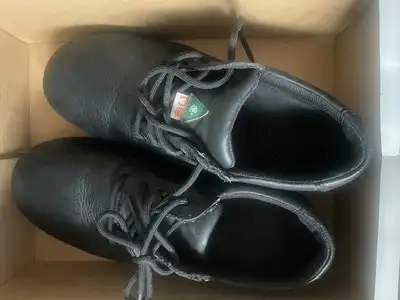 Work shoes, View more