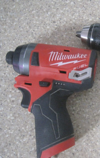 milwaukee m12 impact driver with 4 speeds in perfrect condition