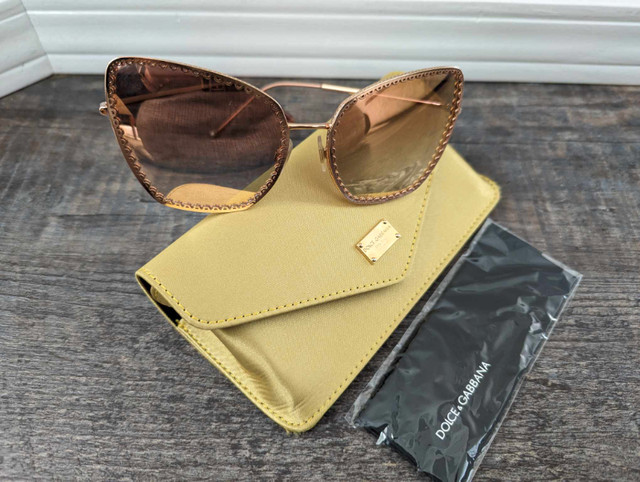 Dolce & Gabbana designer sunglasses with original case and cloth dans Autre  à Calgary