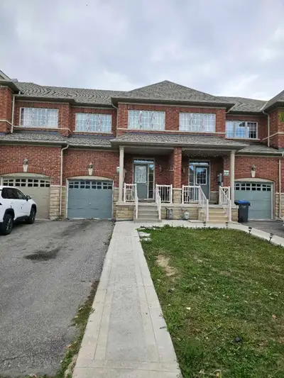 Beautiful 3 bedroom + basement Townhouse with 2.5 washroom and 3 parkings. Its a very spacious house...